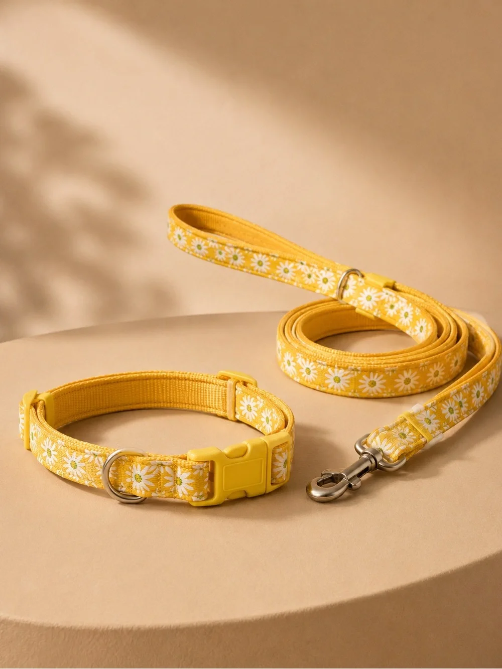 Top Paw Yellow Daisy Pattern Dog Collar + Leash XS